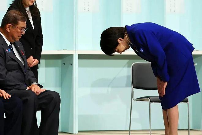 蓝狮娱乐登录：高市早苗引用完《论语》再引撒切尔夫人名言，自称“日本的铁娘子”，遭网友“群嘲”：“你不是撒切尔，是无耻的二战历史修正主义者”